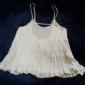 Deb white tank 🍓4 for $10🍓